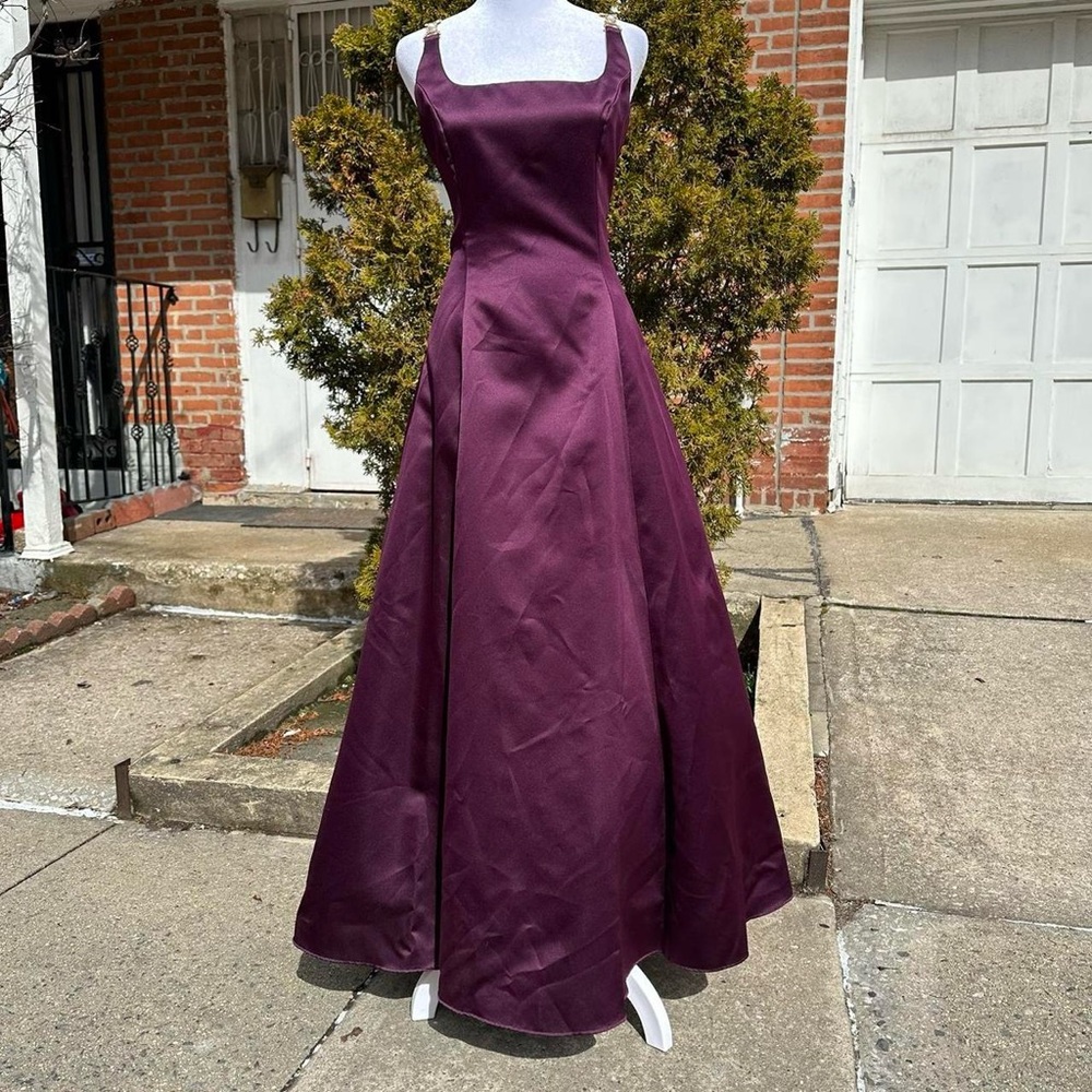 Vintage vampy goth dark plum prom homecoming dress